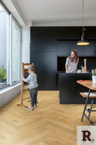 Кварц вінілова плитка для підлоги Quick-Step Pristine Herringbone Fall oak honey SGHBC20333 фото